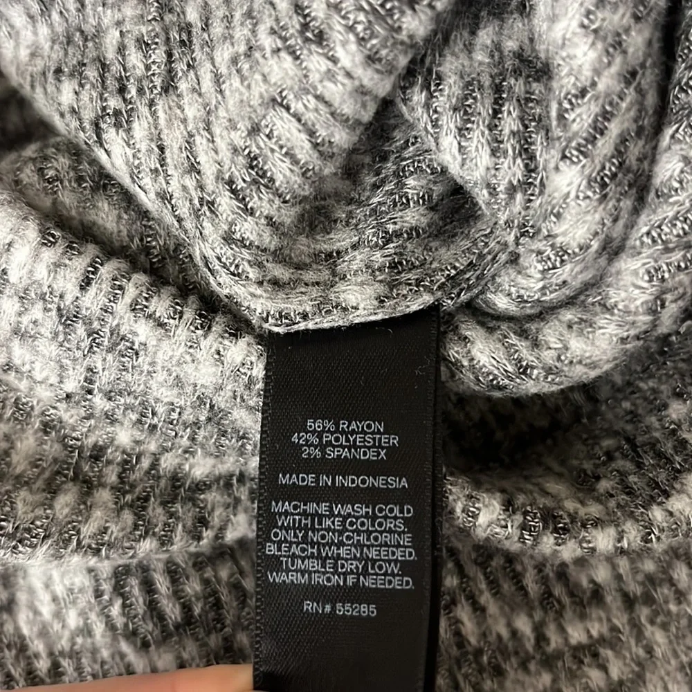 EXPRESS Ribbed Soft Stretchy Skirt - Picture 7 of 9